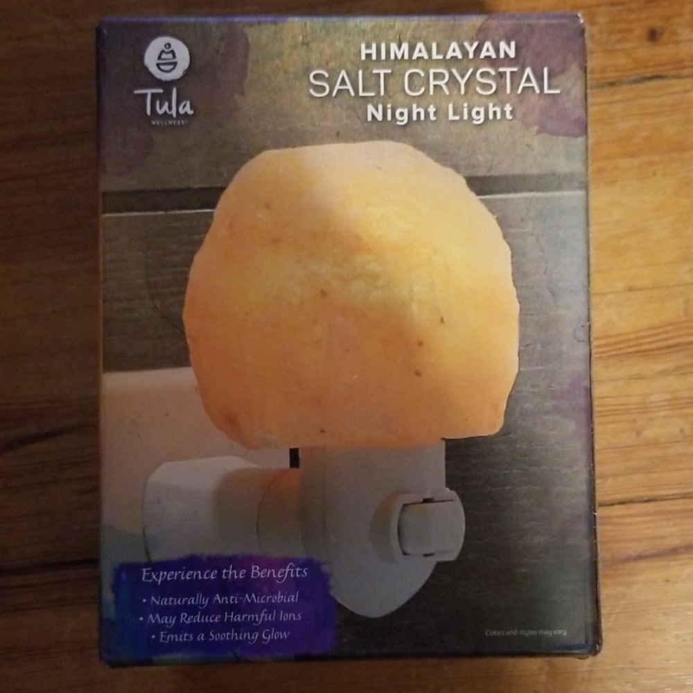 Himalayan salt crystal night light